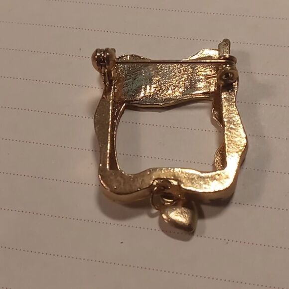 Pin  - Picture 2 of 2